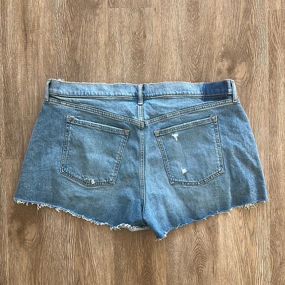 NWT Abercrombie & Fitch Curve Love The Mom Short Mid Rise Denim Shorts Size 18 - Picture 6 of 6